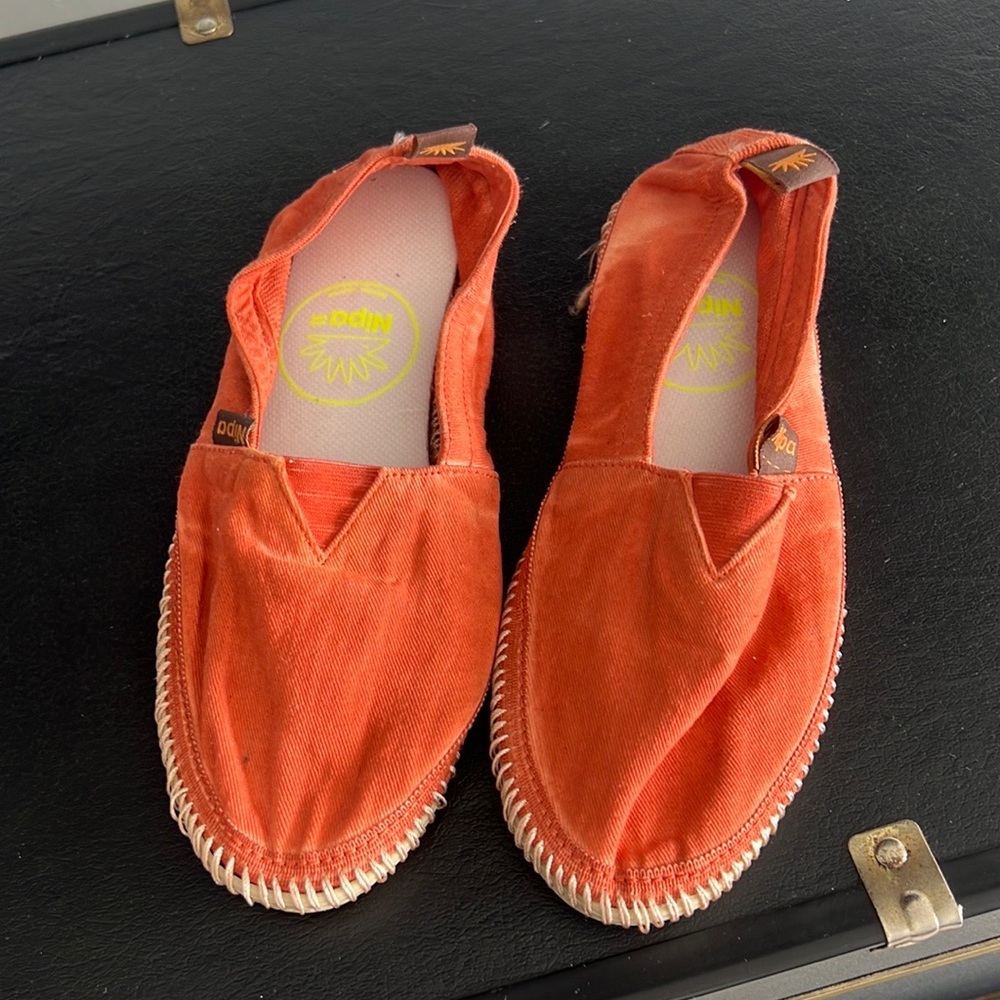 NWOT!! Girls cotton summer shoes!! US 6